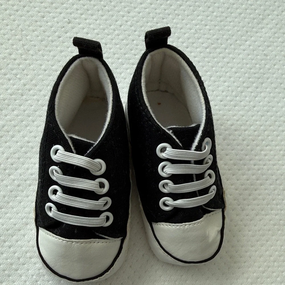 Baby Fanatic Black & White New York Jets Baby High-Top Sneakers